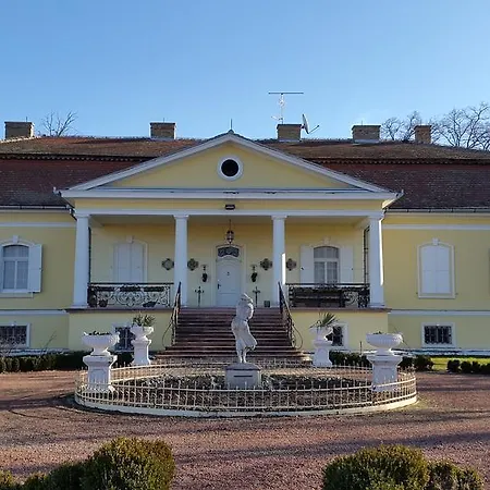 Castle Schulhoff Padej