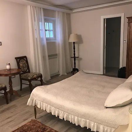 Castle Schulhoff فندق مبيت وإفطار Padej