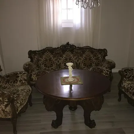 Castle Schulhoff فندق مبيت وإفطار Padej